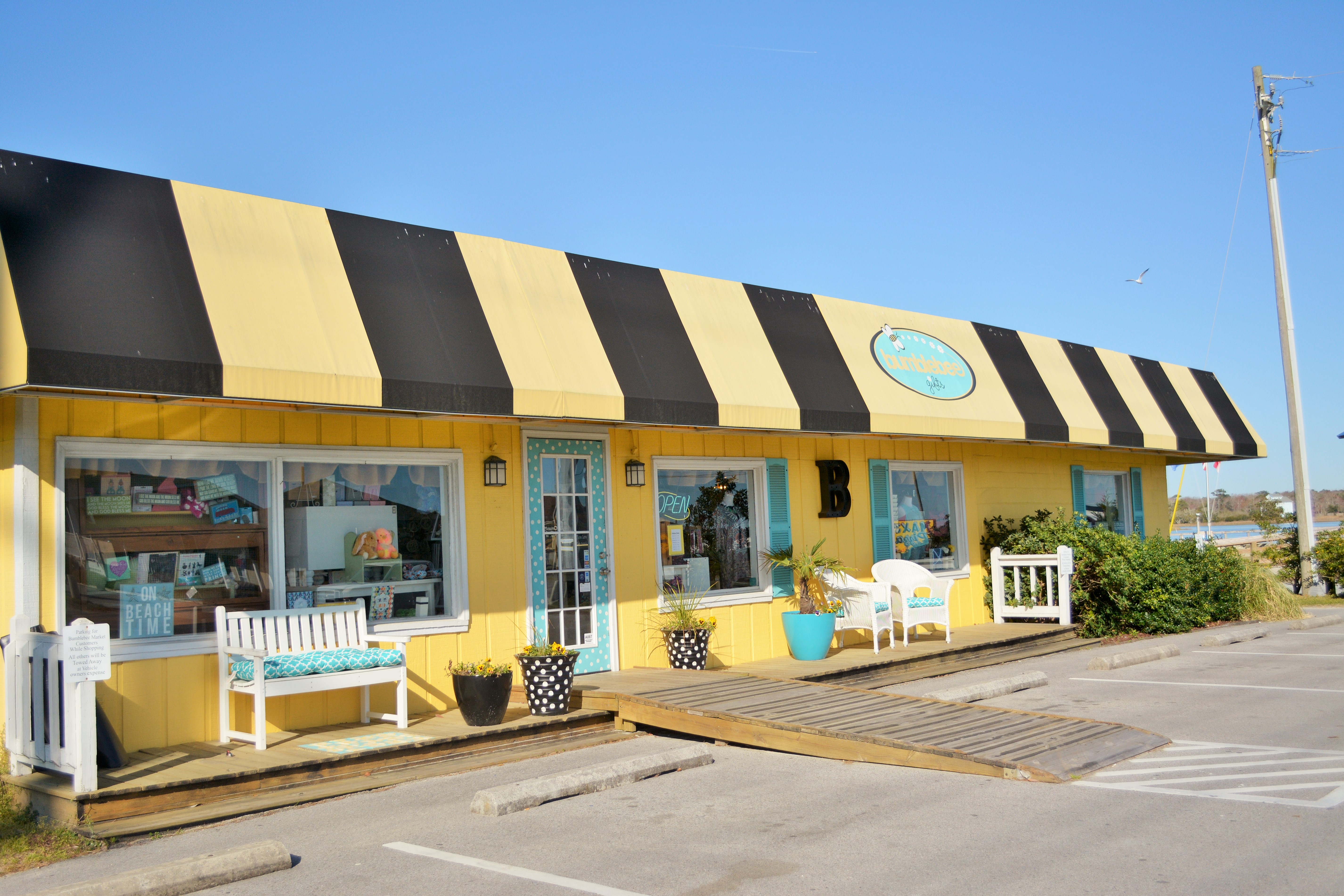 Things To Do The Bumble Bee Market